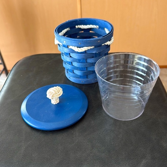 Longaberger Small Pail-Bright Cornflower Basket Lid 2009